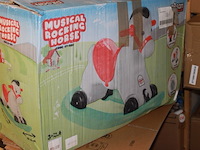 Hobbelpaard en loopwagen in 1 doos b keus - afbeelding 1 van  5