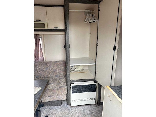 Hobby - 12 f - caravan met "dorema president" voortent - afbeelding 3 van  6