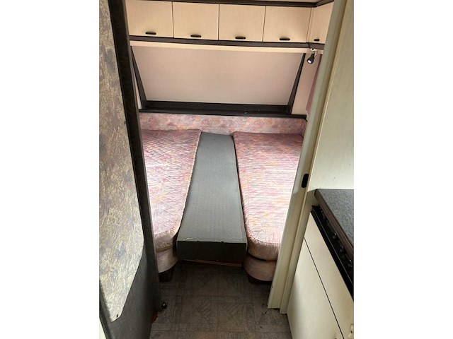 Hobby - 12 f - caravan met "dorema president" voortent - afbeelding 4 van  6