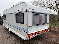 Hobby - 12 f - caravan met "dorema president" voortent