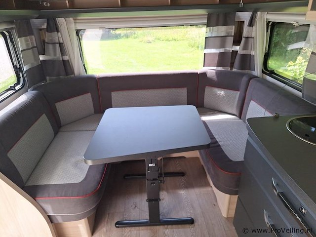 Hobby460 ufe caravan - kenteken: 61-wp-sn - afbeelding 24 van  75