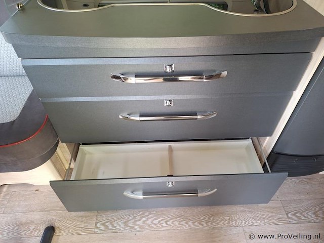 Hobby460 ufe caravan - kenteken: 61-wp-sn - afbeelding 32 van  75