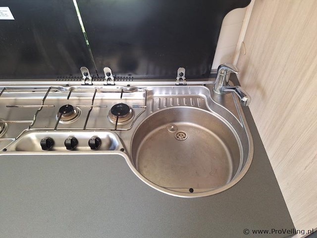 Hobby460 ufe caravan - kenteken: 61-wp-sn - afbeelding 35 van  75