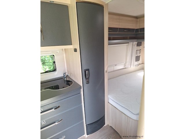 Hobby460 ufe caravan - kenteken: 61-wp-sn - afbeelding 36 van  75