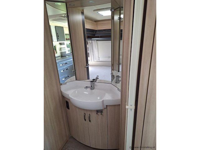 Hobby460 ufe caravan - kenteken: 61-wp-sn - afbeelding 50 van  75