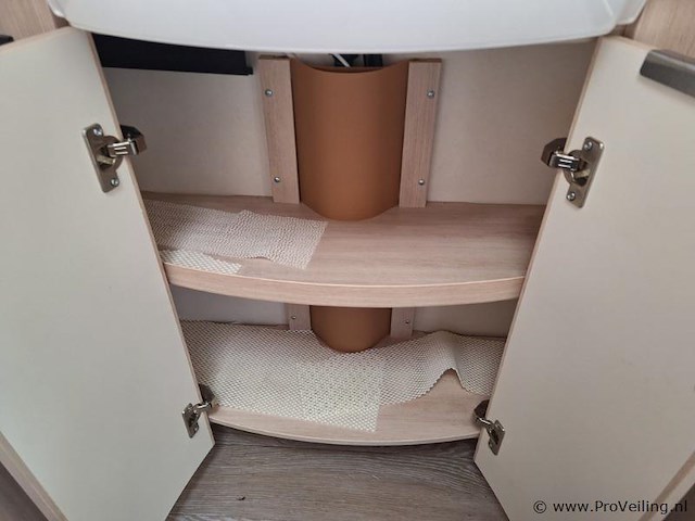 Hobby460 ufe caravan - kenteken: 61-wp-sn - afbeelding 51 van  75