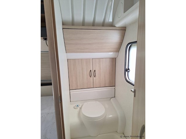 Hobby460 ufe caravan - kenteken: 61-wp-sn - afbeelding 54 van  75