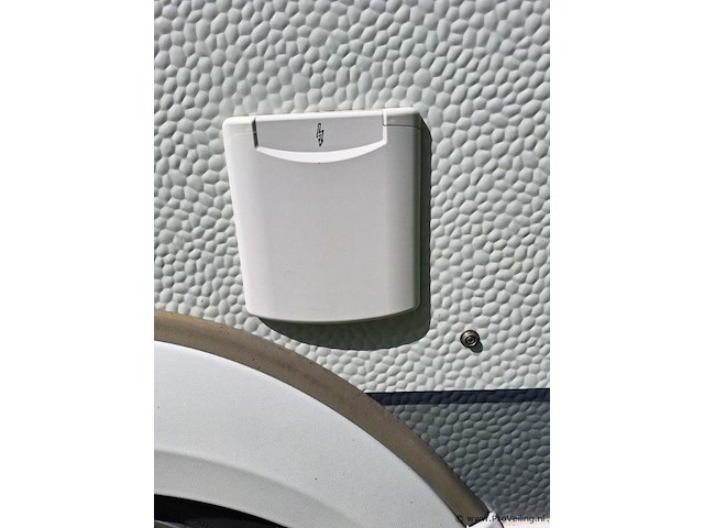 Hobby460 ufe caravan - kenteken: 61-wp-sn - afbeelding 65 van  75
