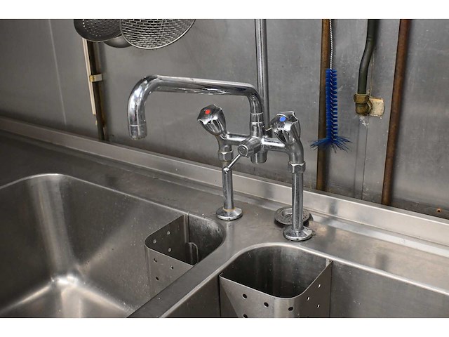 Hobrand rvs dubbele spoeltafel met mengkraan en handdouche - afbeelding 7 van  8