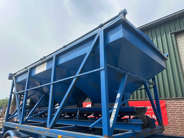 Hobur - bulkaanhanger met hatz motor - afbeelding 6 van  6