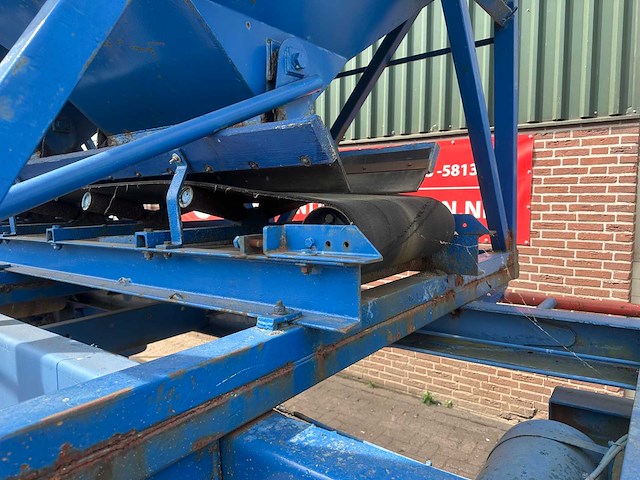 Hobur - bulkaanhanger met hatz motor - afbeelding 10 van  11