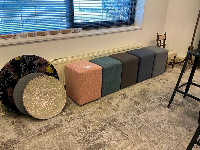 Hockers/meubels - afbeelding 1 van  7