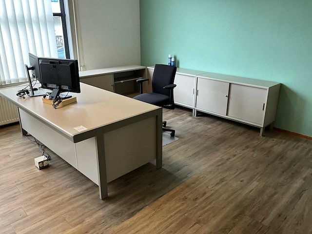 Hoek bureau - afbeelding 12 van  12