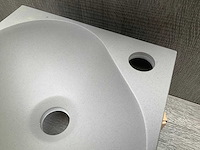 Hoek fontein grijs met zwarte handdoekhouder 27x27x20 cm - afbeelding 9 van  10