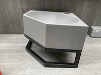 Hoek fontein grijs met zwarte handdoekhouder 27x27x20 cm - afbeelding 4 van  10