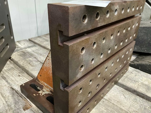 Hoek opspanplaat t-sleuf - afbeelding 2 van  3