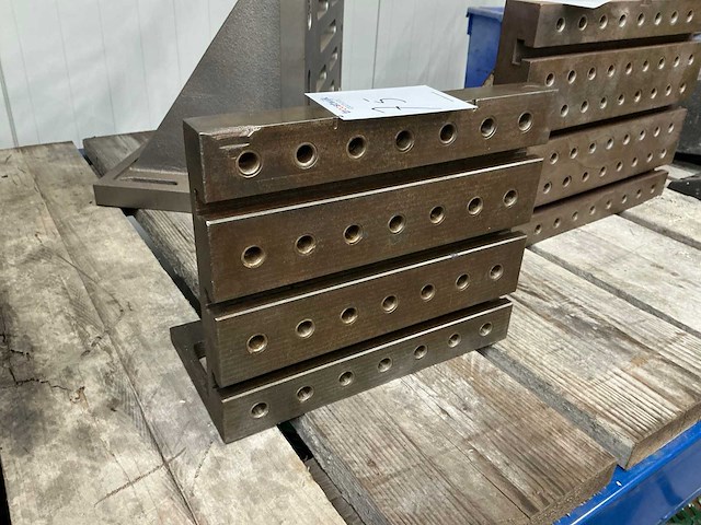 Hoek opspanplaat t-sleuf - afbeelding 1 van  4