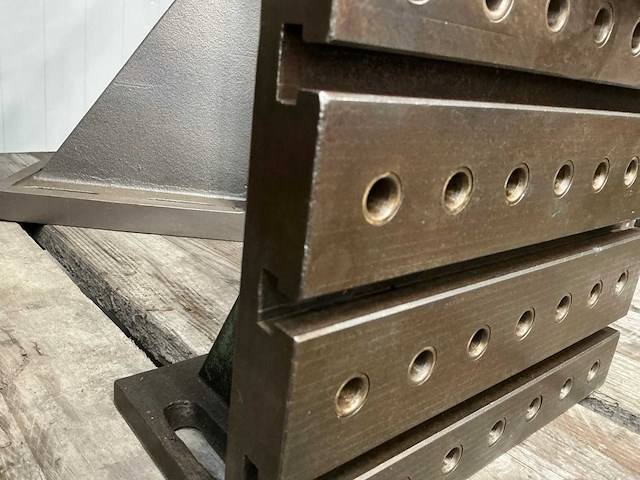 Hoek opspanplaat t-sleuf - afbeelding 2 van  4