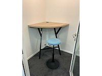 Hoek werkplek met ergonomische mymobilis werkkruk - afbeelding 2 van  5