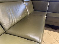 Hoekbank met open eiland, groen leder, elektrisch verstelbaar, verstelbare neksteunen - afbeelding 4 van  5