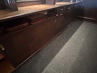 Hoekbar met achterkast en luifel met spots - afbeelding 3 van  16