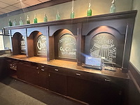 Hoekbar met achterkast en luifel met spots - afbeelding 12 van  16