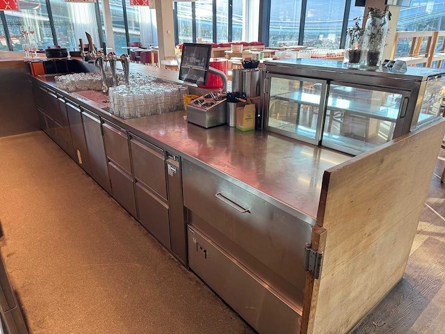 Hoekbar met koelingen en koelvitrine - afbeelding 20 van  23