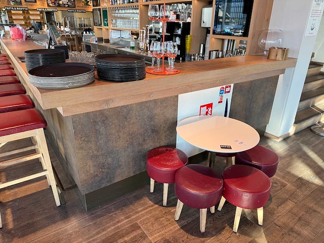 Hoekbar met koelingen en koelvitrine - afbeelding 18 van  23