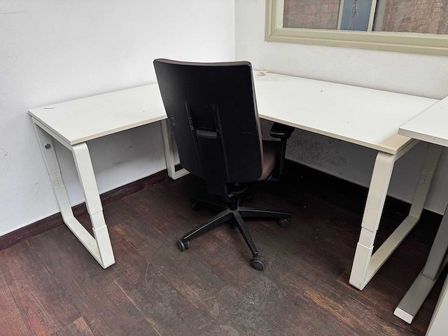 Hoekbureau 160x160cm (2x) - afbeelding 1 van  3