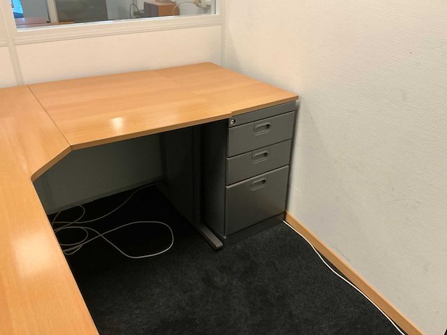 Hoekbureau (2x) - afbeelding 7 van  8