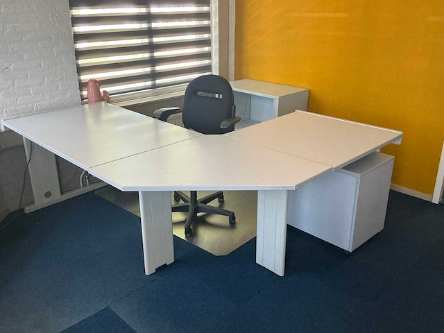 Hoekbureau (2x) - afbeelding 1 van  9