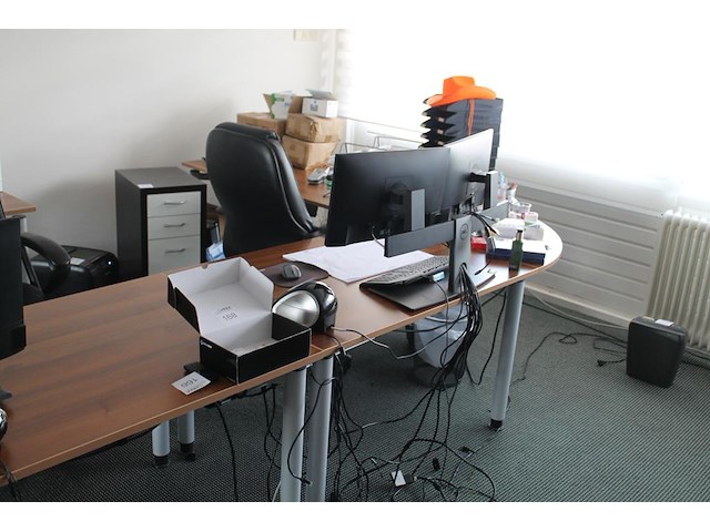 Hoekbureau (3 werkplekken) met 3 verrijdbare bureaustoelen. afmeting 420 x 240 cm. in hoogte verstelbaar. l... - afbeelding 3 van  3