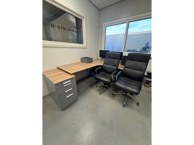 Hoekbureau met 2x bureaustoel, grijs/eiken - afbeelding 1 van  5