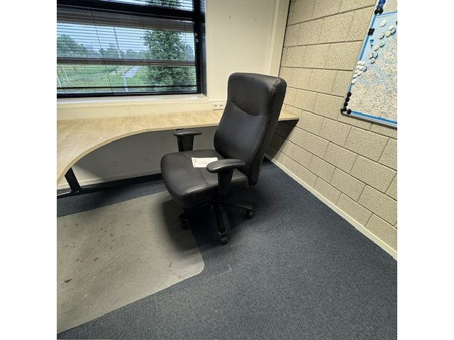 Hoekbureau met bureaustoel, ahrend, mehes, eiken/zwart - afbeelding 4 van  4
