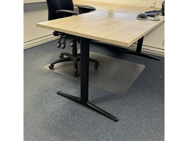 Hoekbureau met bureaustoel, ahrend, mehes, eiken/zwart - afbeelding 2 van  6