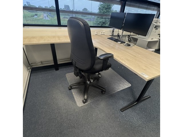Hoekbureau met bureaustoel, ahrend, mehes, eiken/zwart - afbeelding 4 van  6