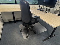 Hoekbureau met bureaustoel, ahrend, mehes, eiken/zwart - afbeelding 4 van  6