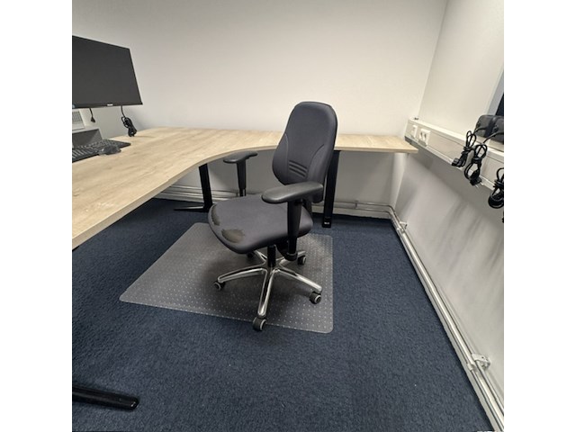 Hoekbureau met bureaustoel, ahrend, mehes, eiken/zwart - afbeelding 2 van  5