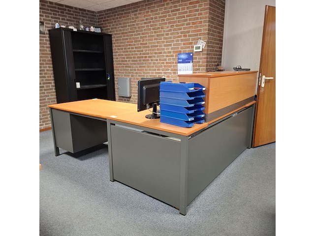 Hoekbureau met bureaustoel en 1x ladeblok - afbeelding 1 van  12