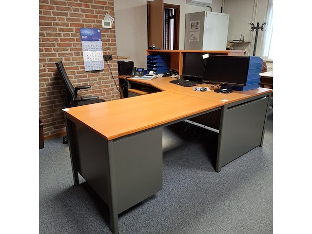 Hoekbureau met bureaustoel en 1x ladeblok - afbeelding 5 van  12