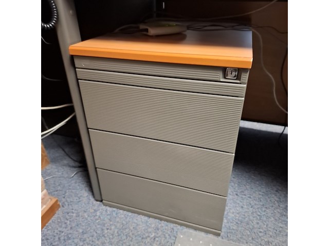 Hoekbureau met bureaustoel en 1x ladeblok - afbeelding 7 van  12