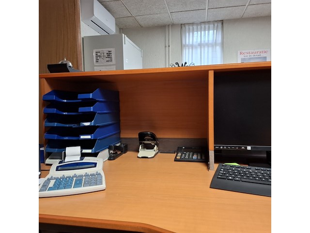 Hoekbureau met bureaustoel en 1x ladeblok - afbeelding 12 van  12