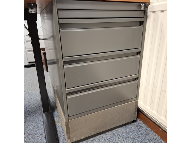 Hoekbureau met bureaustoel en 2x ladeblok - afbeelding 6 van  7