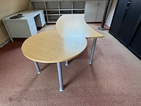 Hoekbureau met bureaustoel en vergadertafel - afbeelding 6 van  6