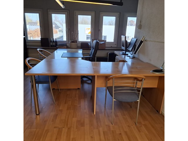 Hoekbureau met bureaustoel - afbeelding 1 van  9