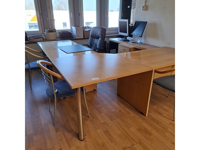 Hoekbureau met bureaustoel - afbeelding 3 van  9