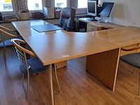 Hoekbureau met bureaustoel - afbeelding 3 van  9