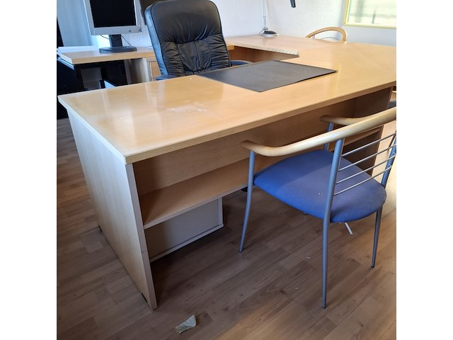 Hoekbureau met bureaustoel - afbeelding 4 van  9