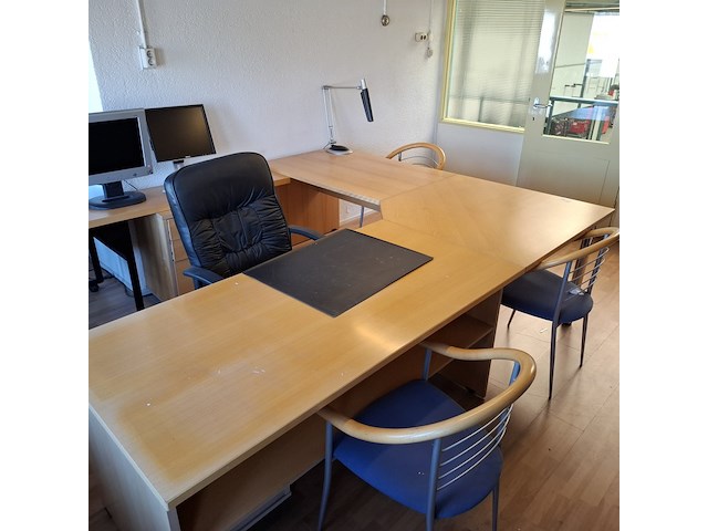 Hoekbureau met bureaustoel - afbeelding 5 van  9