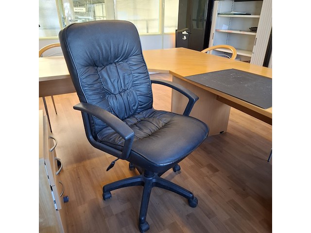 Hoekbureau met bureaustoel - afbeelding 7 van  9